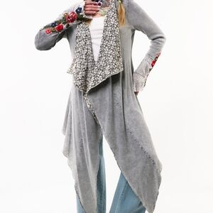 Aratta Traveling Set Shawl Gray Floral Women's Cardigan